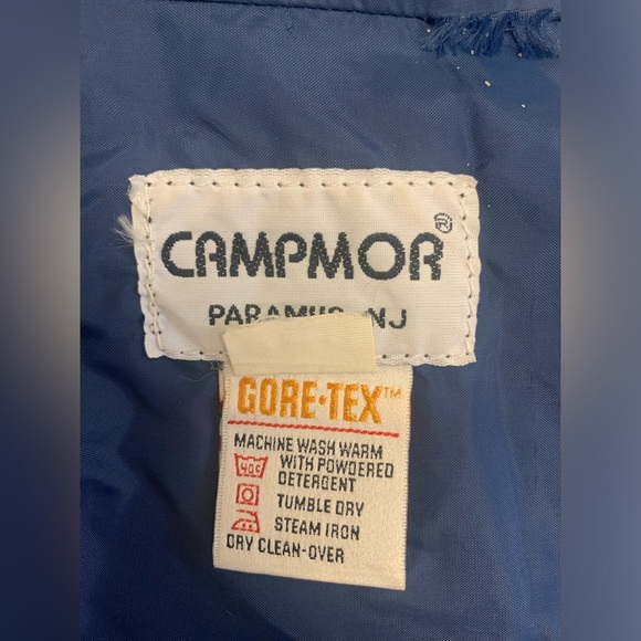 Campmor brand vintage Women's Hooded Jacket - Picture 10 of 15